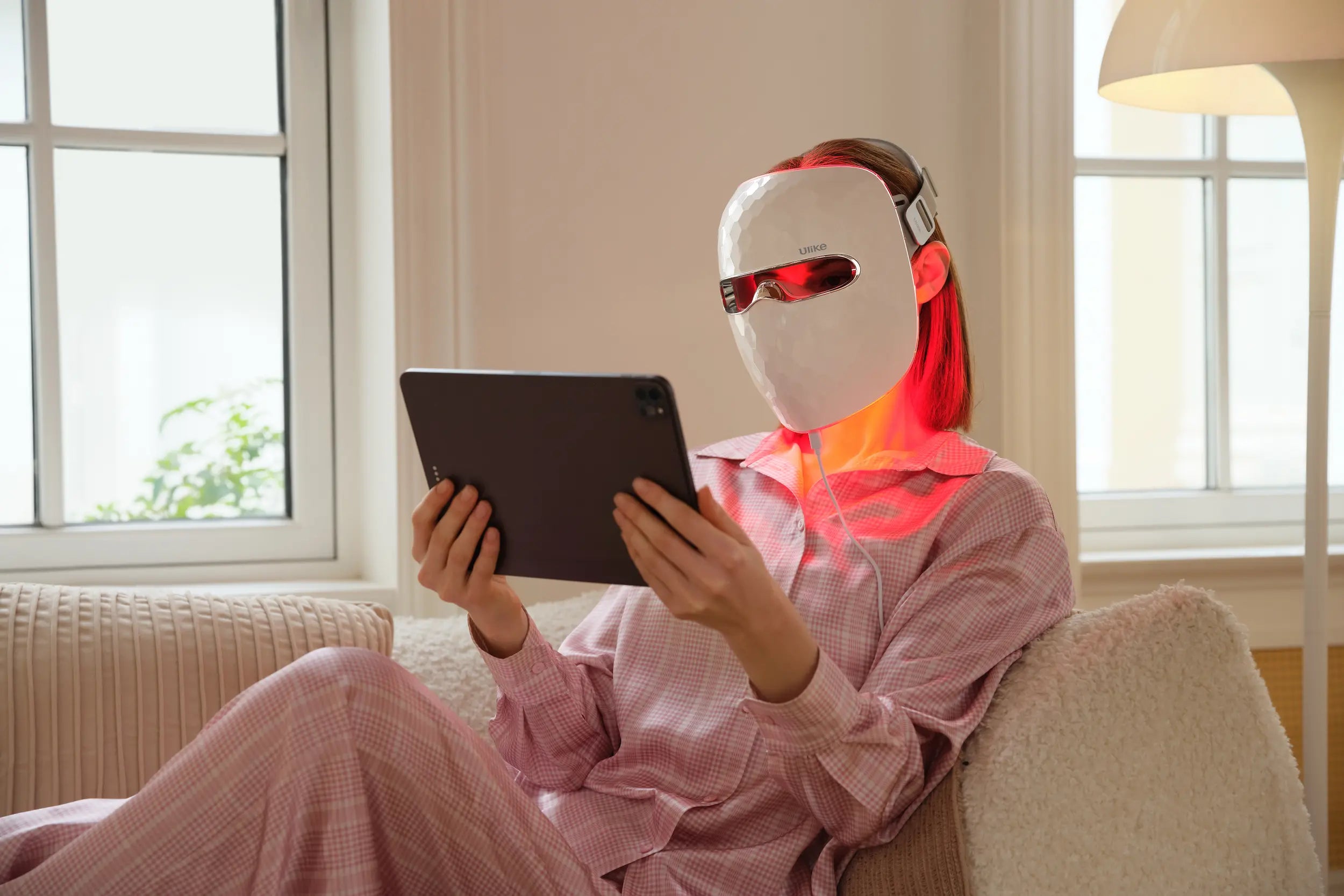 Irradiance, Dose and Wavelength Precision: The Real Science Behind LED Mask Effectiveness