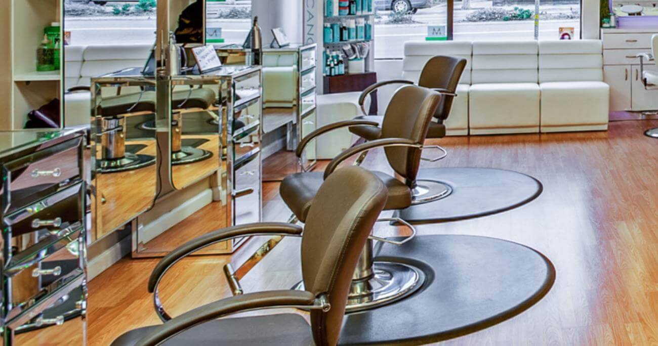 How To Choose A Quality Nail Care Salon? (7+ Tips)