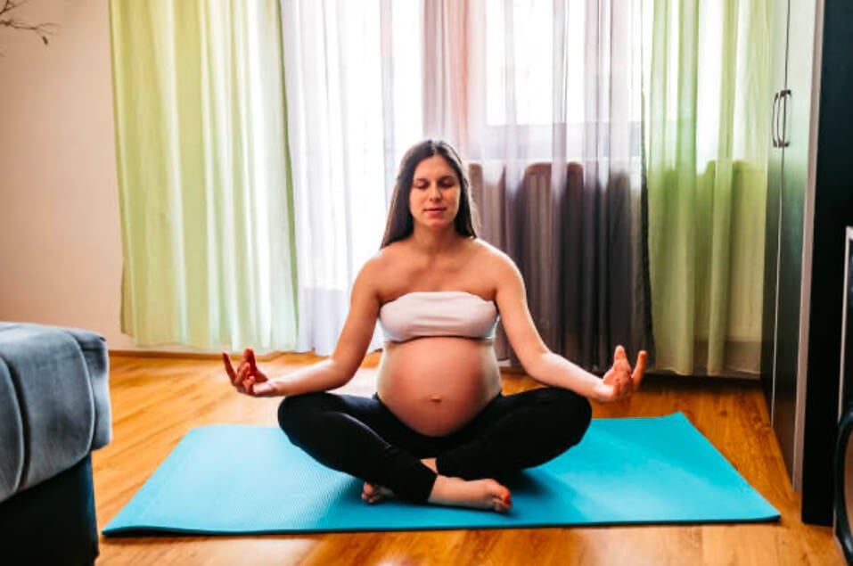 A Complete Guide to Yoga for Pregnant Women (2025)