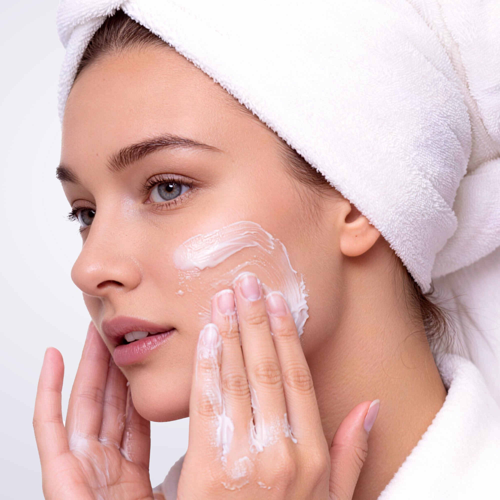 Should Women Shave Their Face? Pros, Cons, and IPL Hair Removal Options