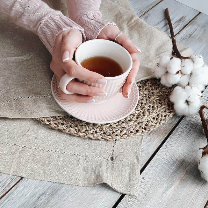 Lemon Balm Tea for Skin: Benefits and Side Effects