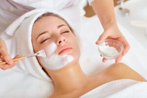 Face Waxing for Women: Procedure, Safety, and Cost