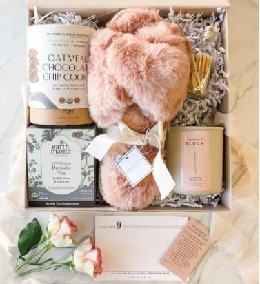 15 Best Personalized Mother’s Day Gifts for Mom (2025)