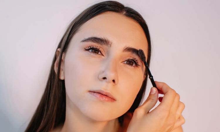 How Long Does it Take for Eyebrows to Grow Back?