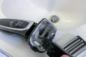 How to Clean a Razor: The Foolproof Guide