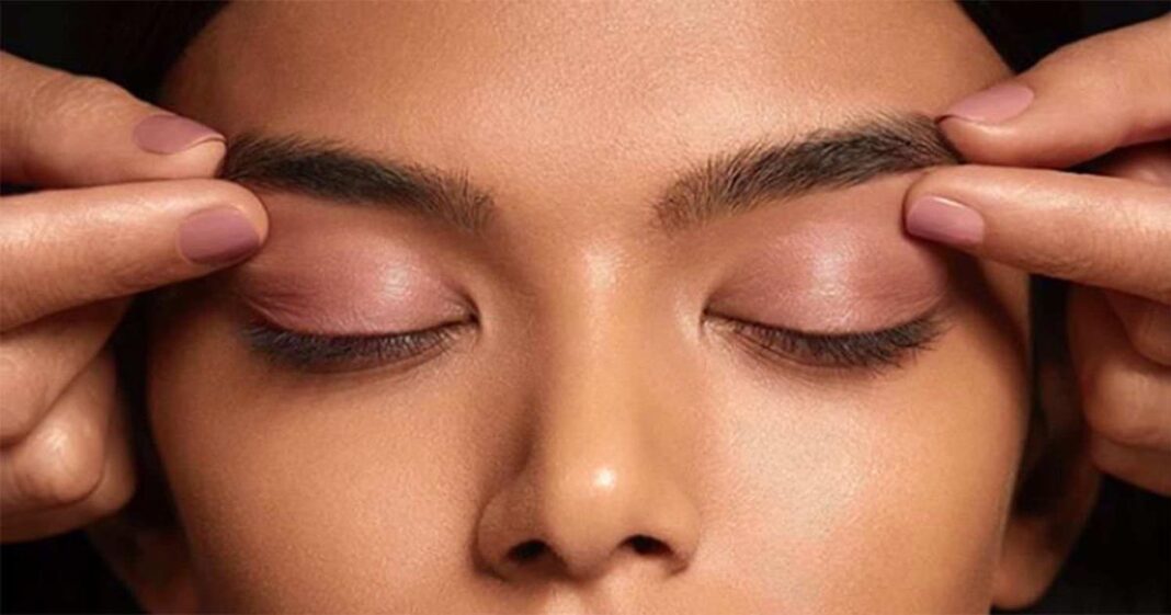 Eyebrow Threading Vs. Waxing: Which is Better for You?