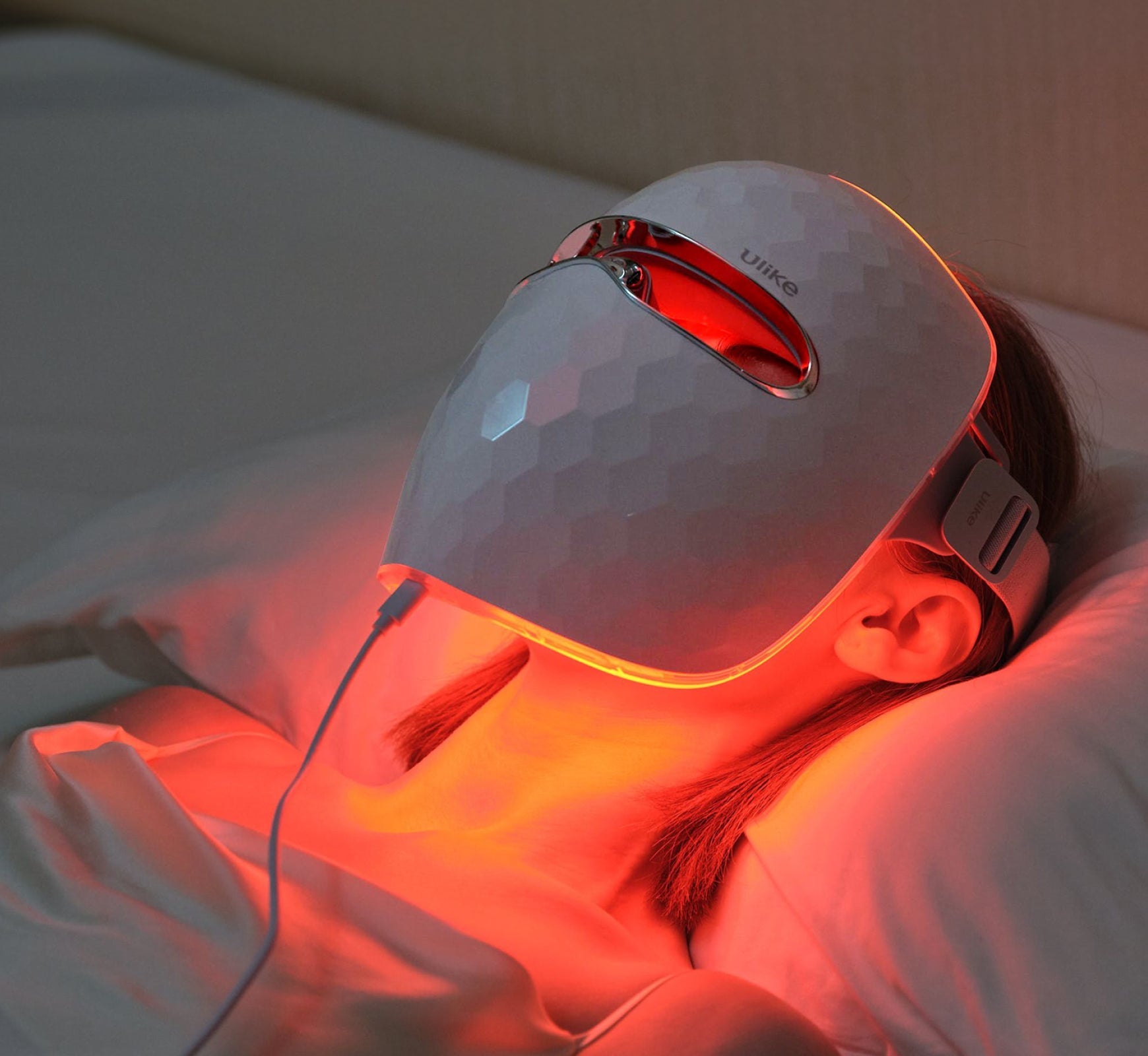 Red Light Therapy Mask for Anti-Aging: Does It Really Work?
