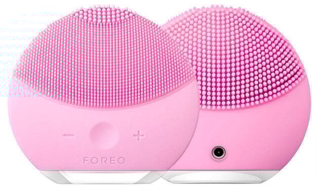 Foreo vs. Clarisonic: Which Facial Cleansing Brush is Better?