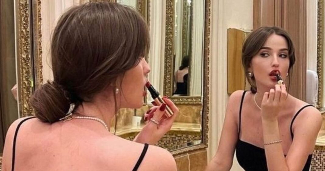 50 consejos y trucos para lucir más femenina 50 Tips and Tricks on How to Look More Feminine
