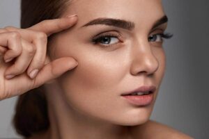 Does Plucking Stop the Hair Regrowth? 