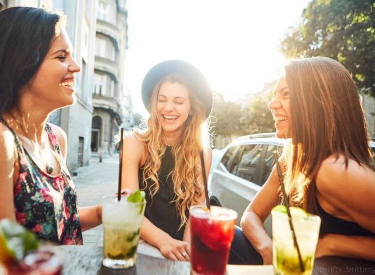 Pasar tiempo con otras mujeres